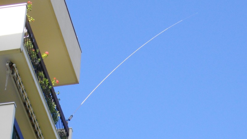 Vertical Antenna on balcony